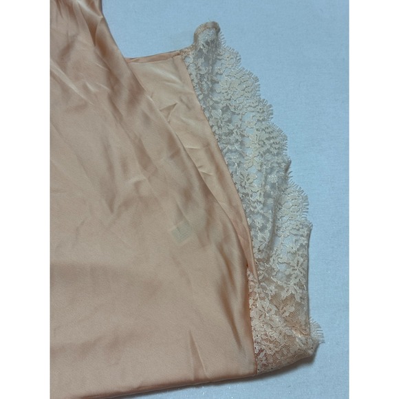 Future Collective Woman's Size XS romantic feminine Lace Dress NWT - Picture 5 of 9